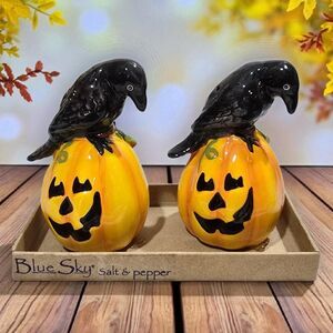 Blue Sky Clayworks Pumpkin Black Crow Salt & Pepper Shakers Boxed